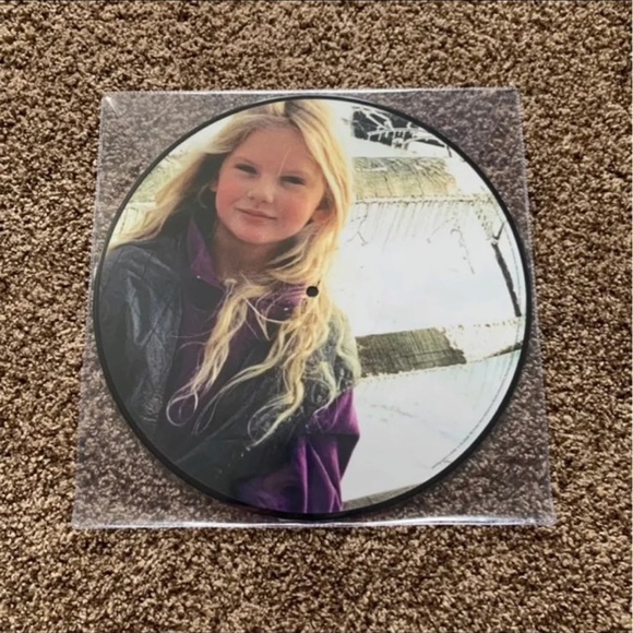 NEW Taylor Swift Christmas Tree Farm Picture Disc Vinyl - Picture 1 of 5